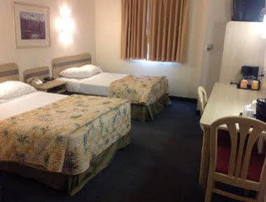 Super 8 By Wyndham Hotel 2*